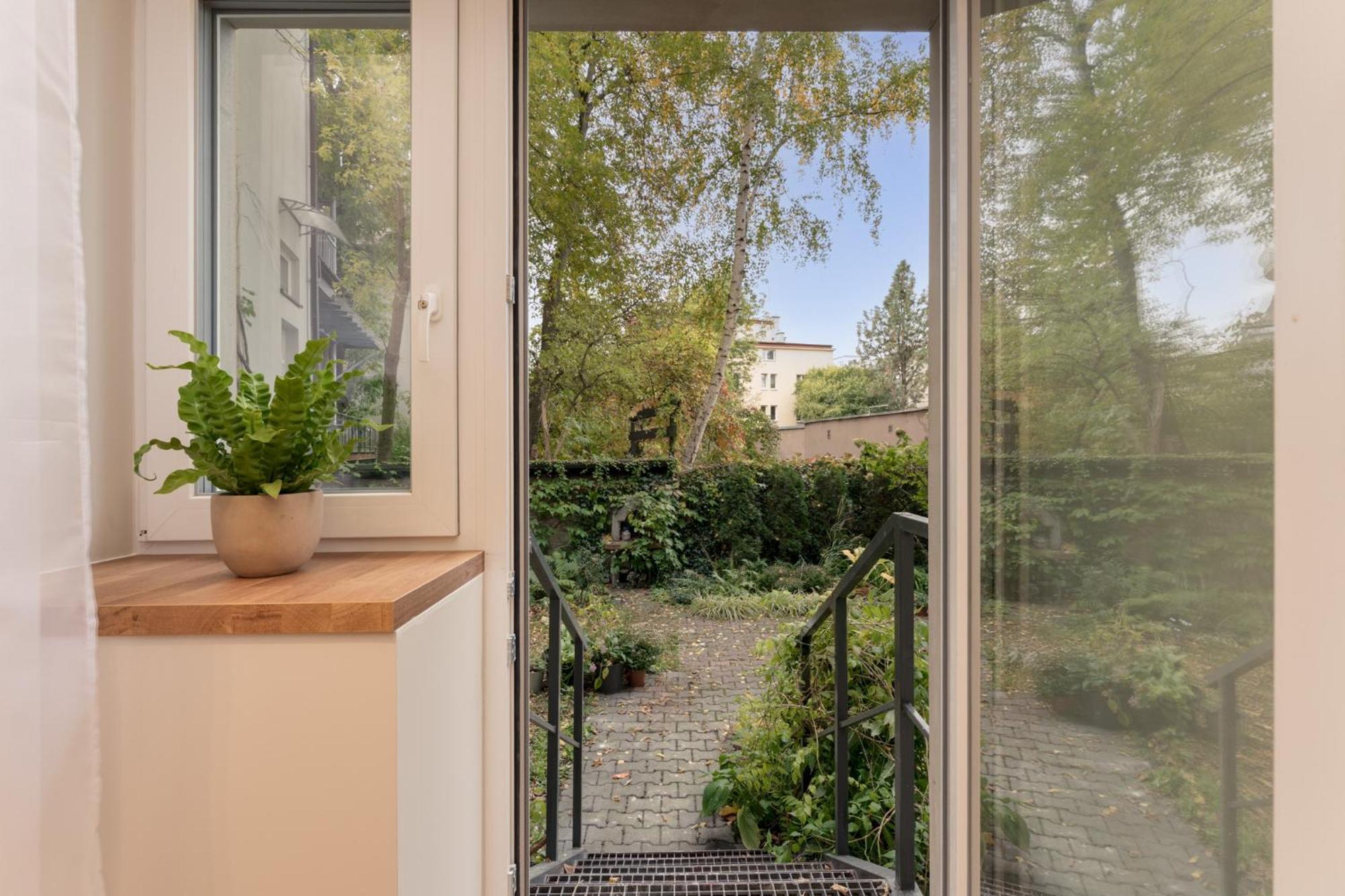 Apartment Garden View